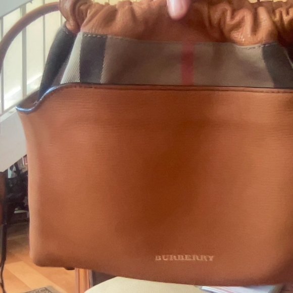 Burberry little crush - Picture 11 of 14